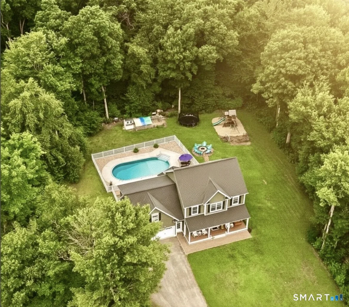 81 Evergreen Crossing, New Hartford, CT