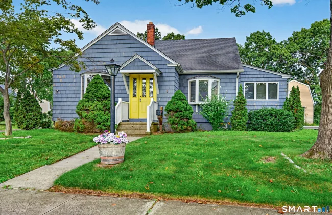 8 Sailors Lane, Milford, CT
