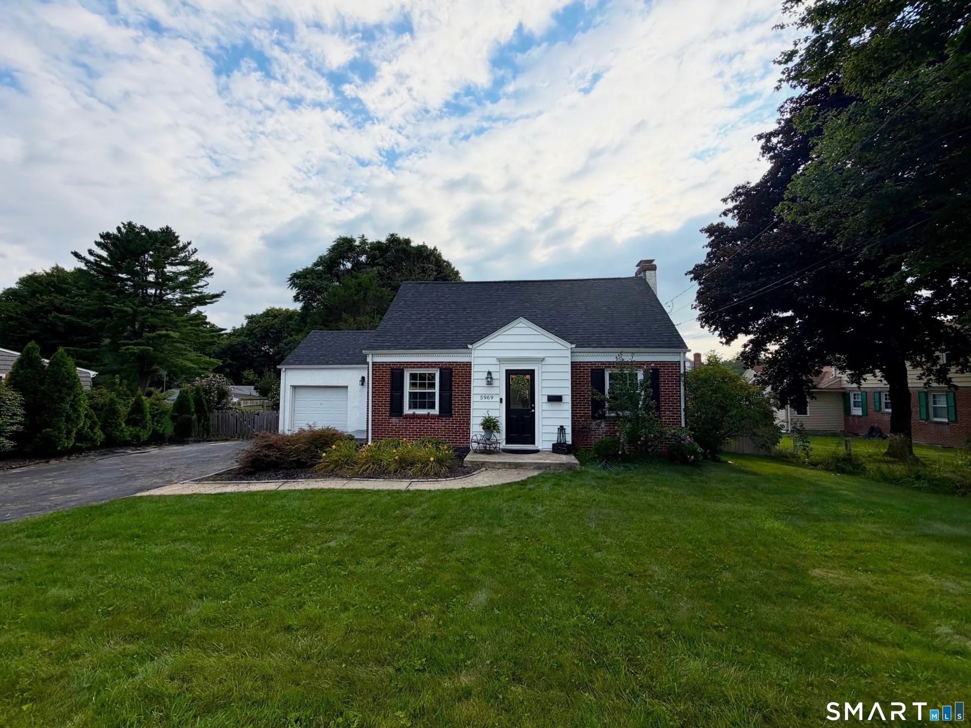5969 Main Street, Trumbull, CT