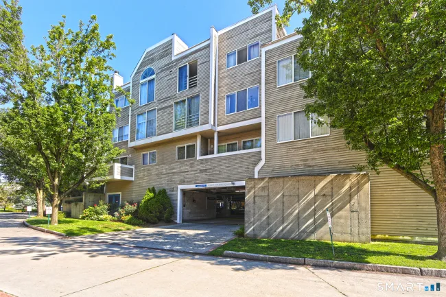 127 Harbour Close Close #127