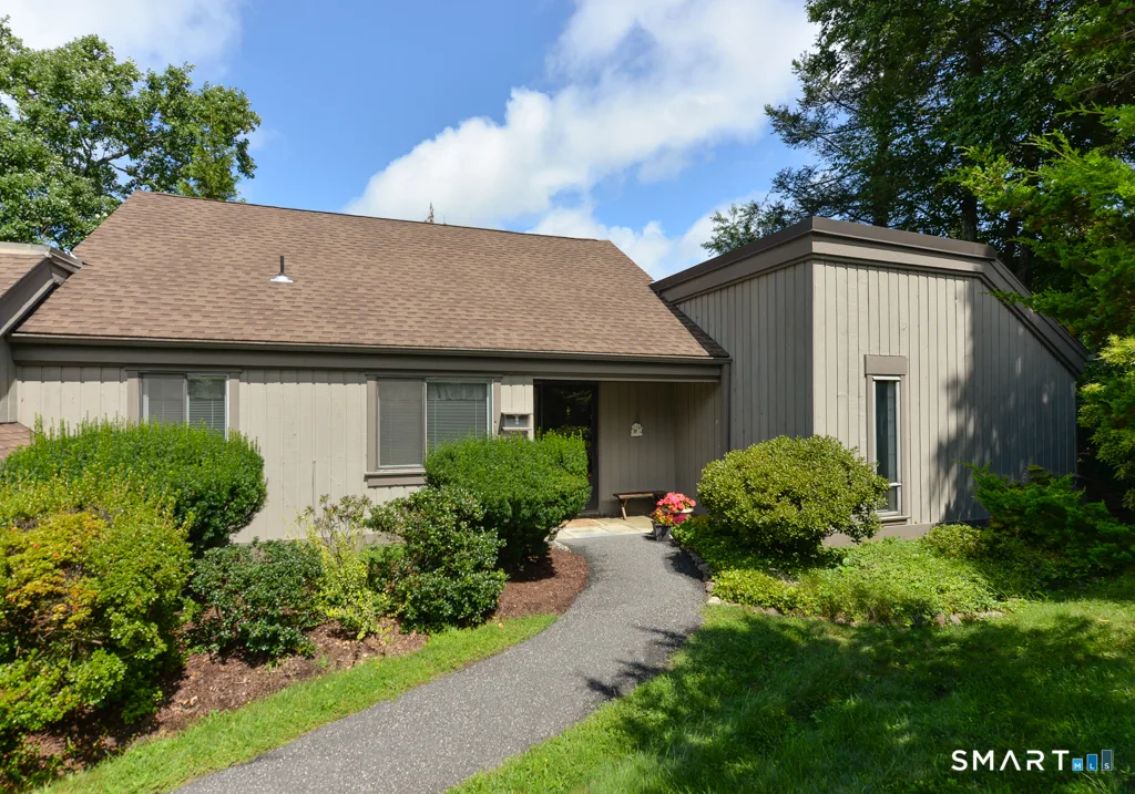 353 Heritage Village #B, Southbury, CT
