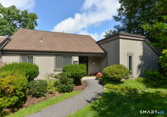 353 Heritage Village #B