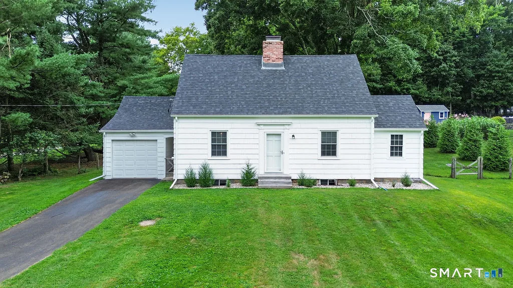 888 Racebrook Road, Orange, CT
