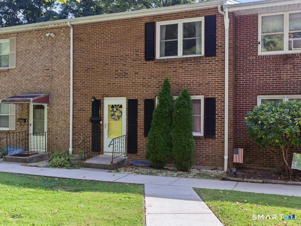 124 Lakeside Drive #107, Bristol, CT