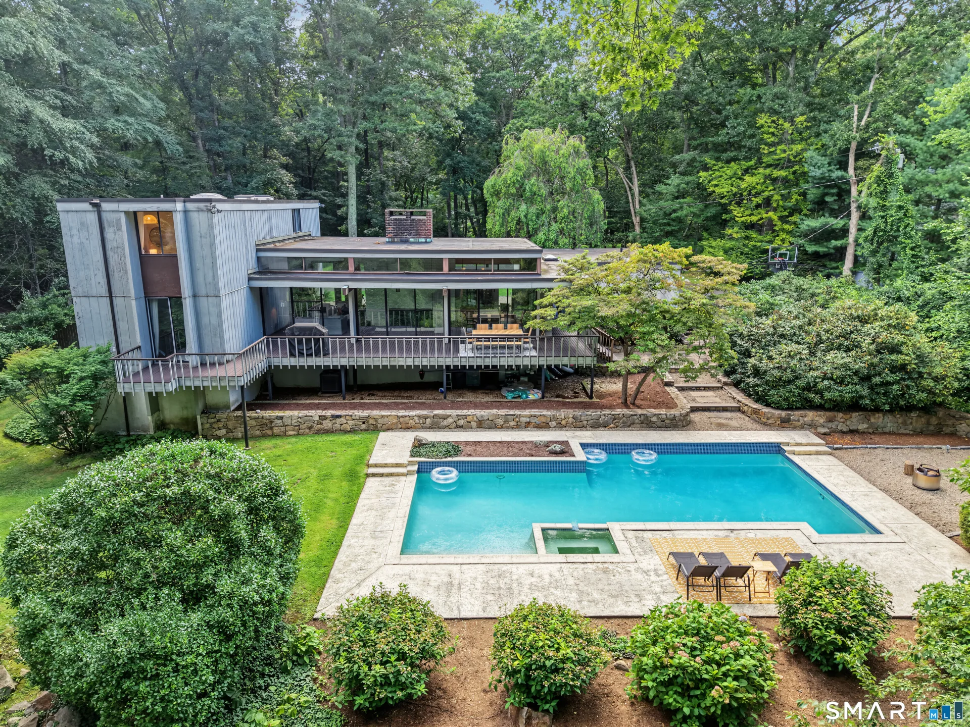 9 Autumn Ridge Road, Weston, CT