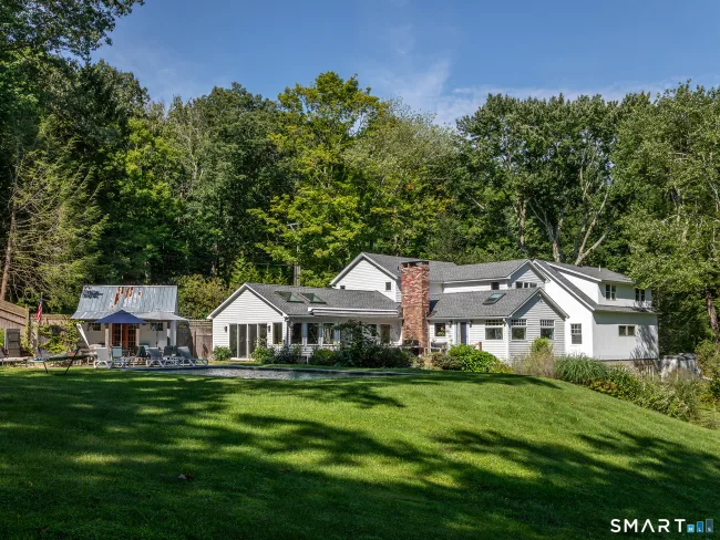 61 Lower Church Hill Road