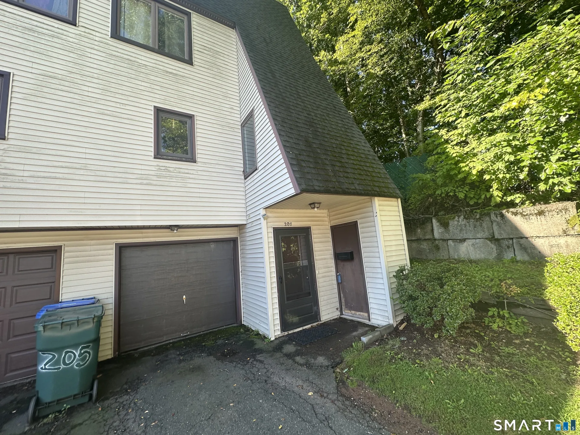 207 High Top Circle #207, Hamden, CT