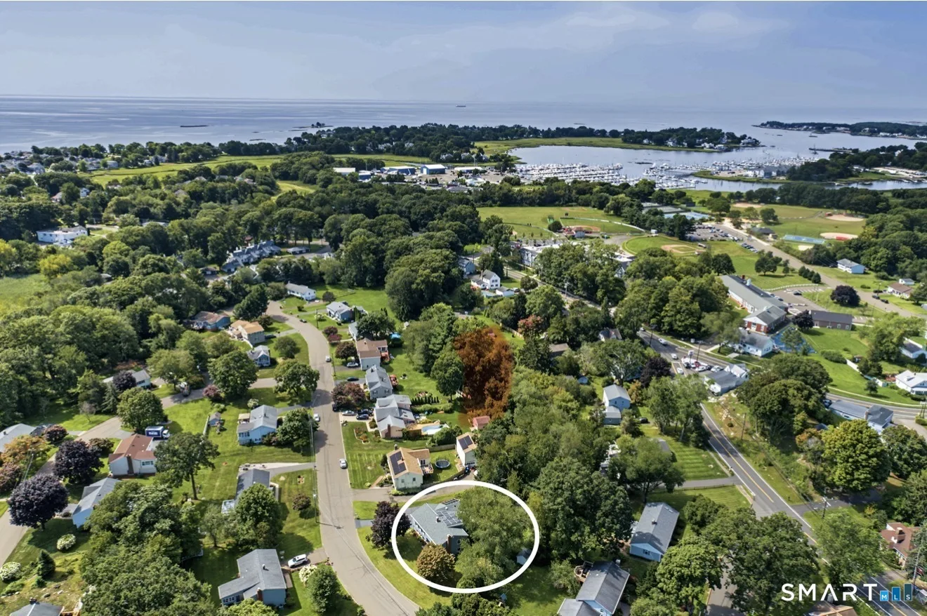 11 Woodside Drive, Branford, CT