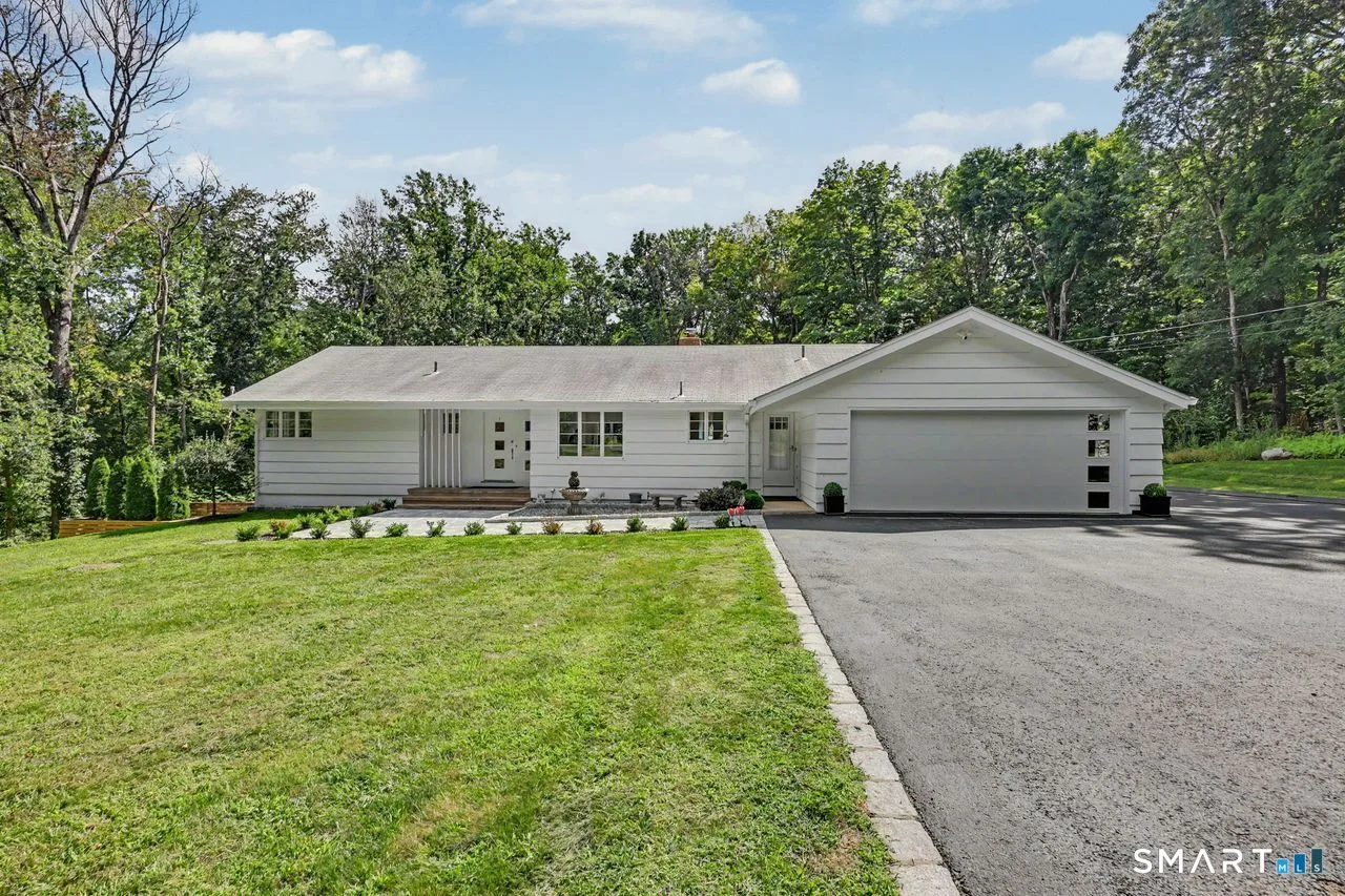 48 Mulberry Road, Woodbridge, CT