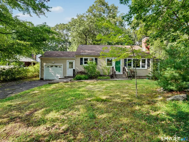 17 North Forest Circle