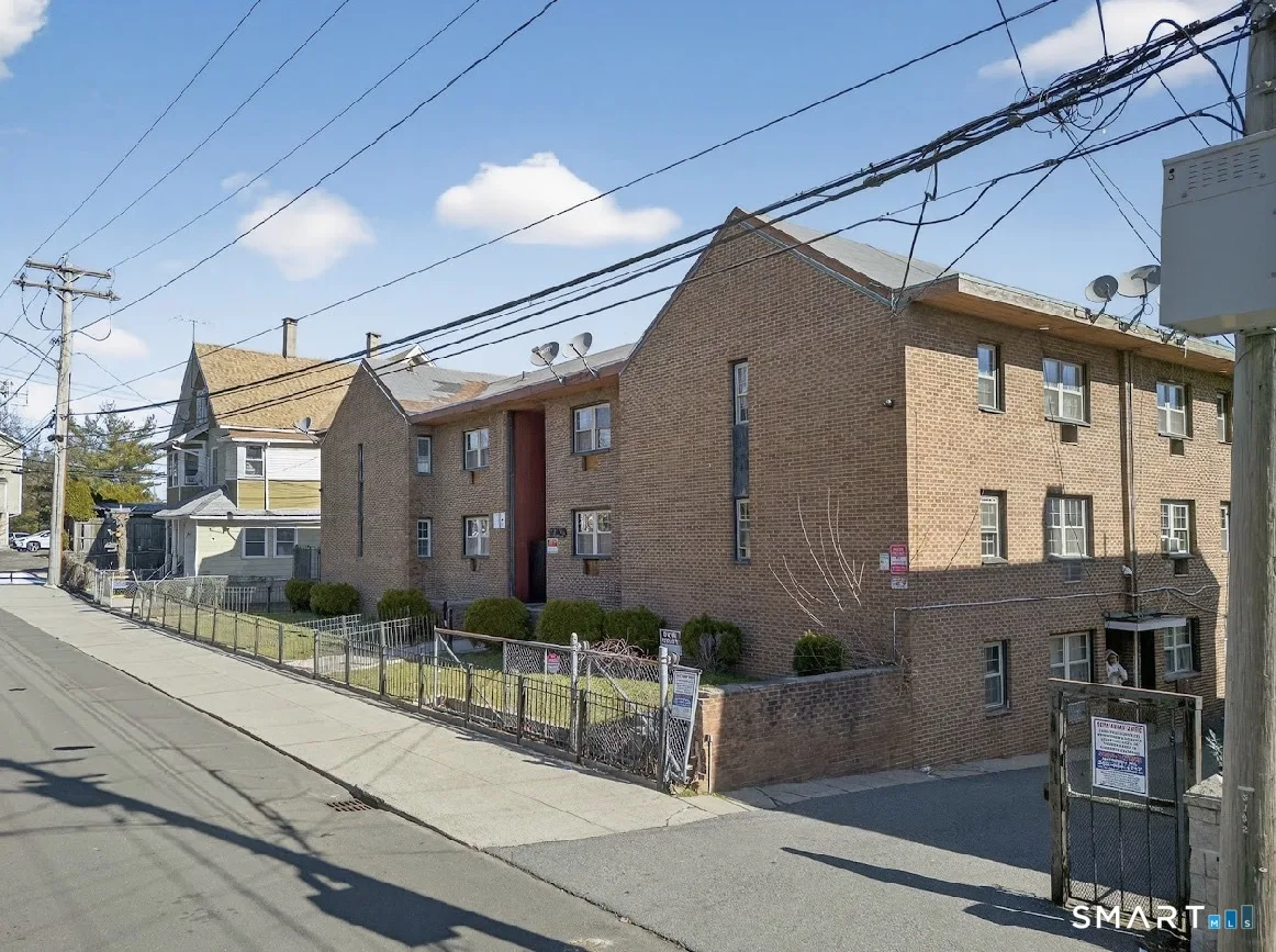 240 Oak Street, Bridgeport, CT