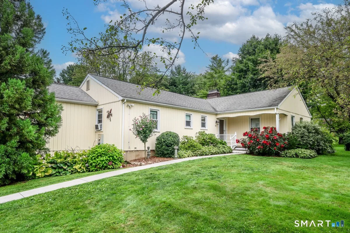 11 Jefferson Drive, New Milford, CT