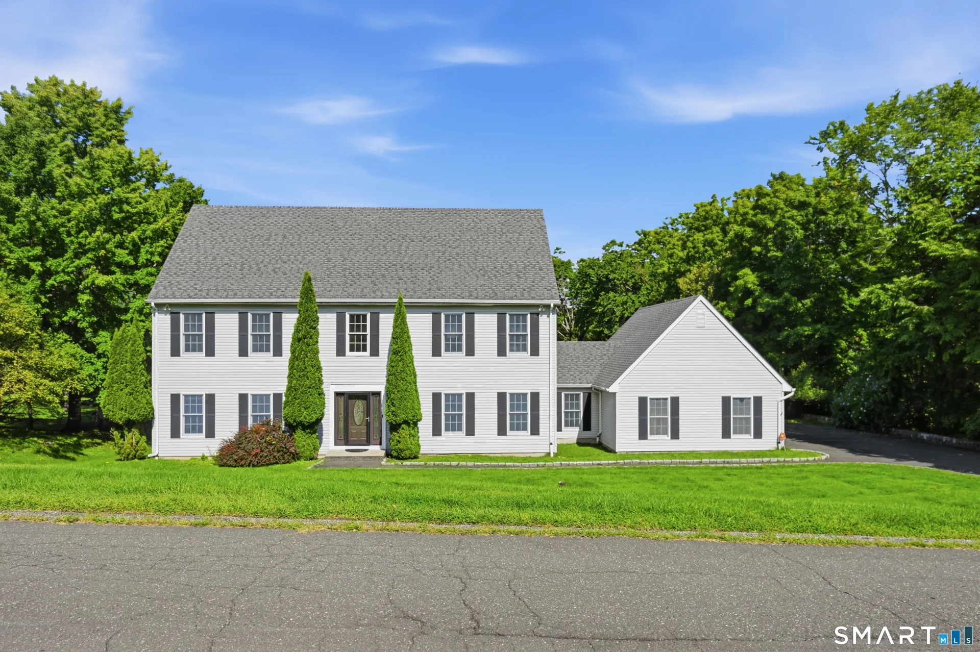 8 Douglas Drive, Danbury, CT