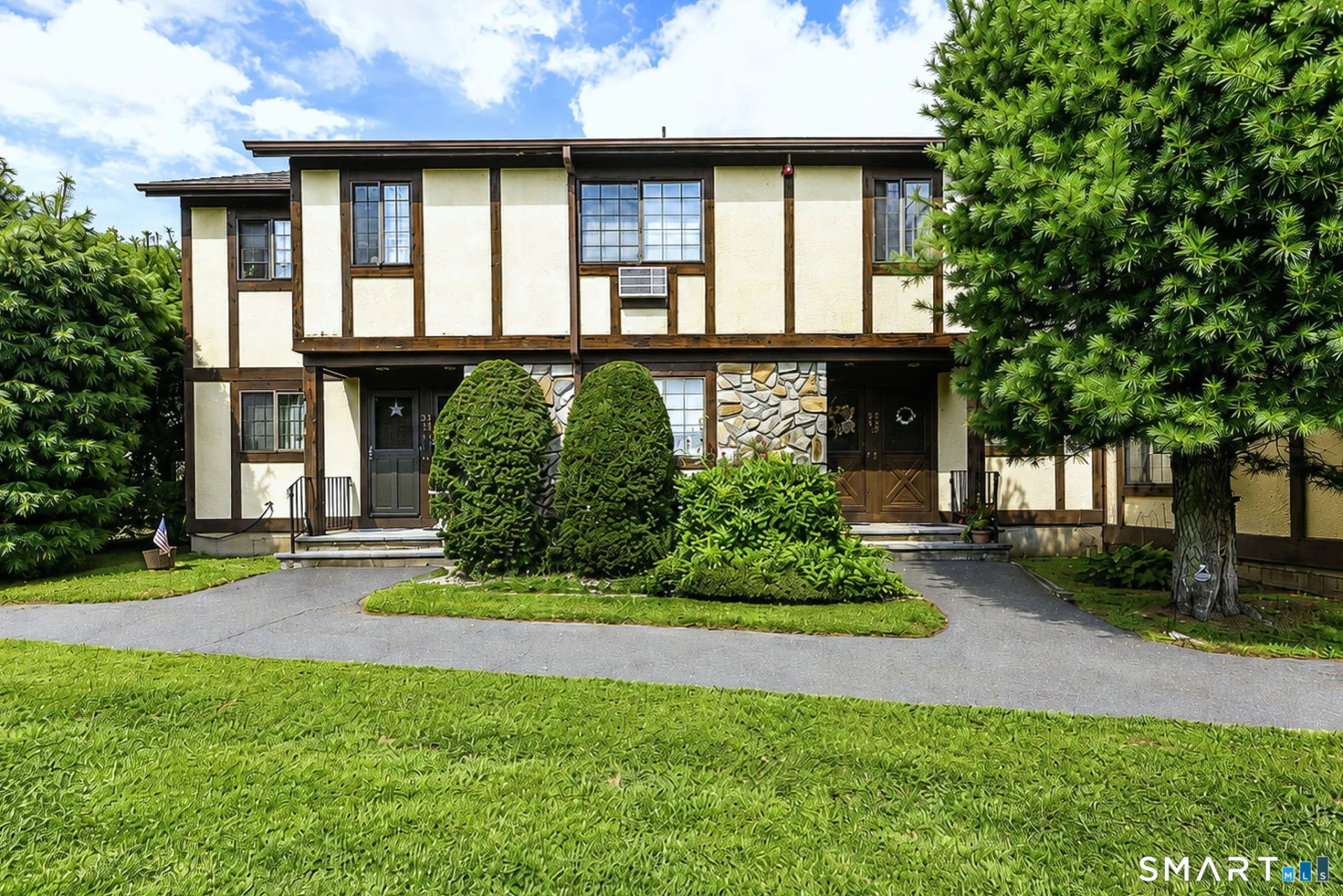 330 Foxwood Lane #330, Milford, CT