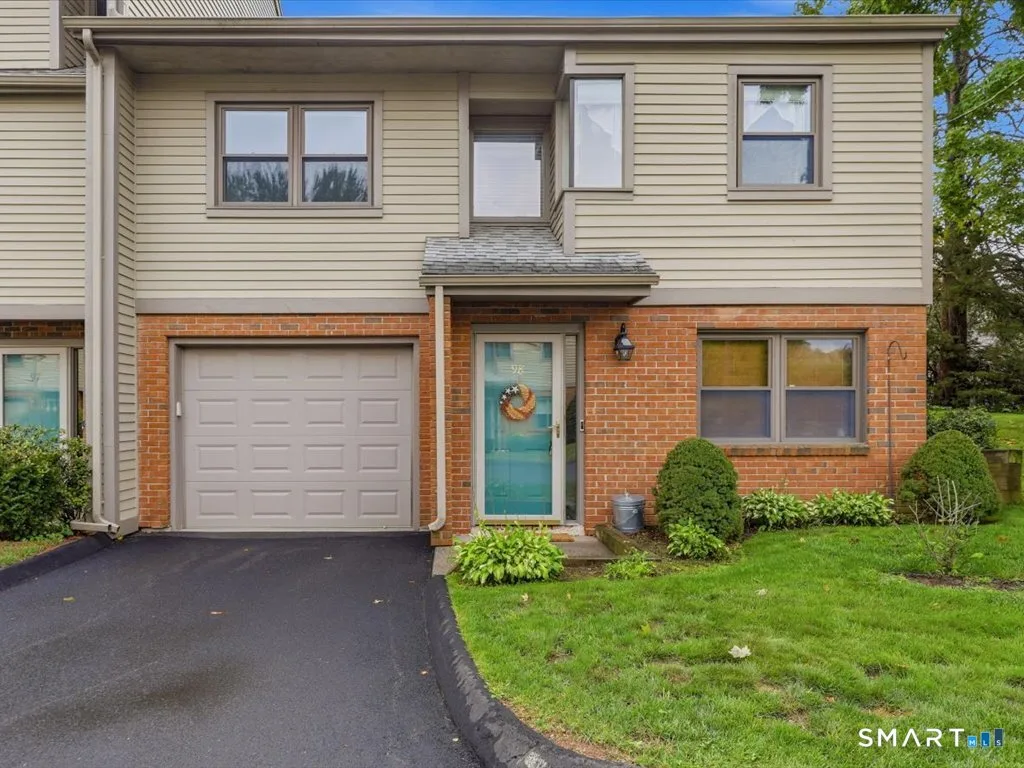 98 Metacomet Drive #98, Meriden, CT