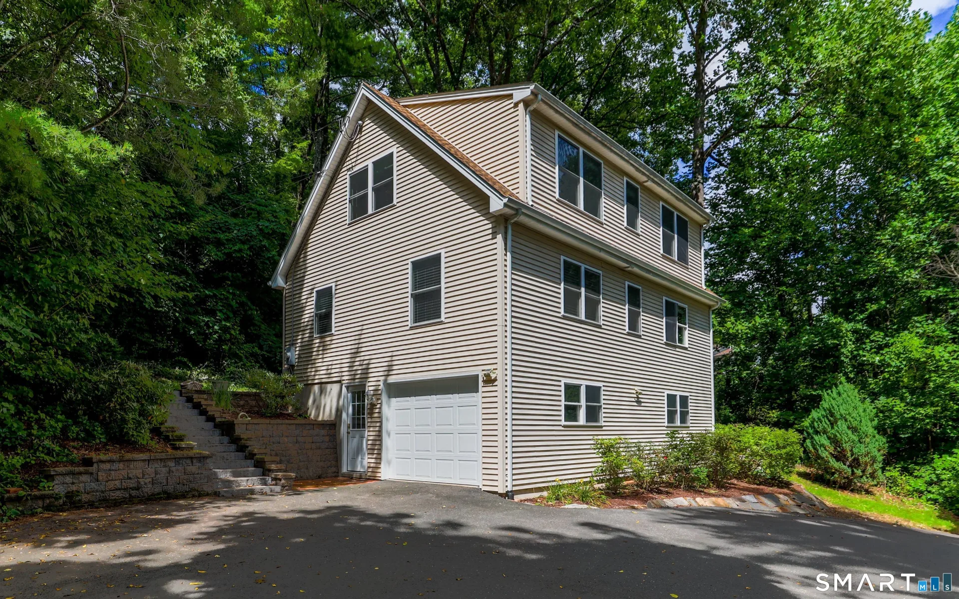 25 Gale Road, Bloomfield, CT