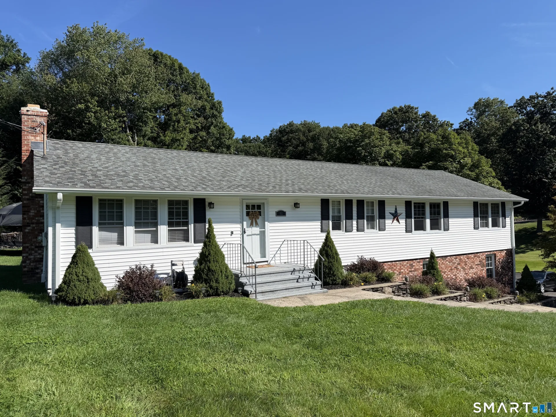 32 Nuthatch Hill Road, Trumbull, CT