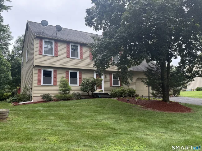 11 Weatherside Drive, Wallingford, CT