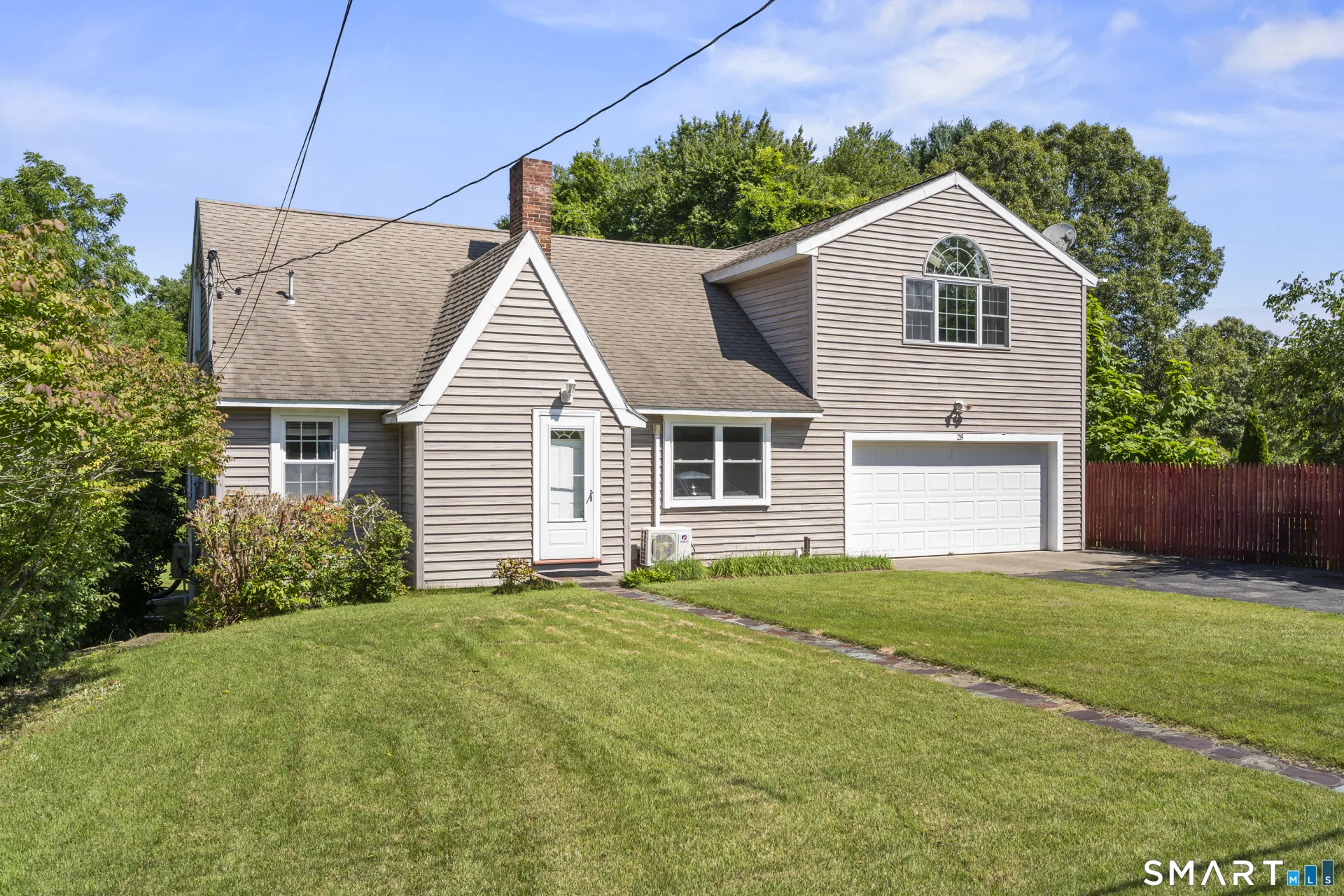 28 Lucas Park Road, Norwich, CT
