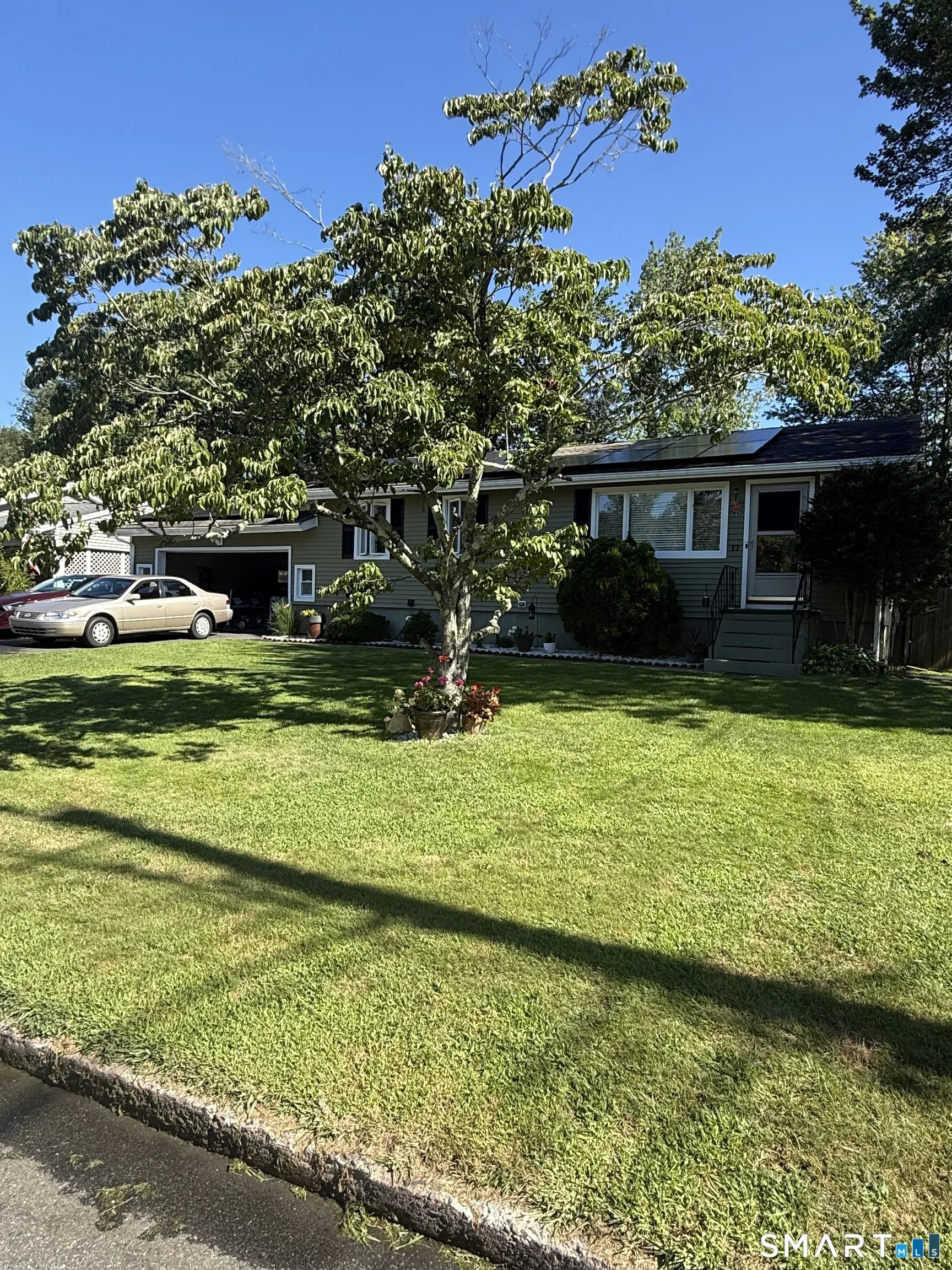 17 Woodhill Lane, West Haven, CT