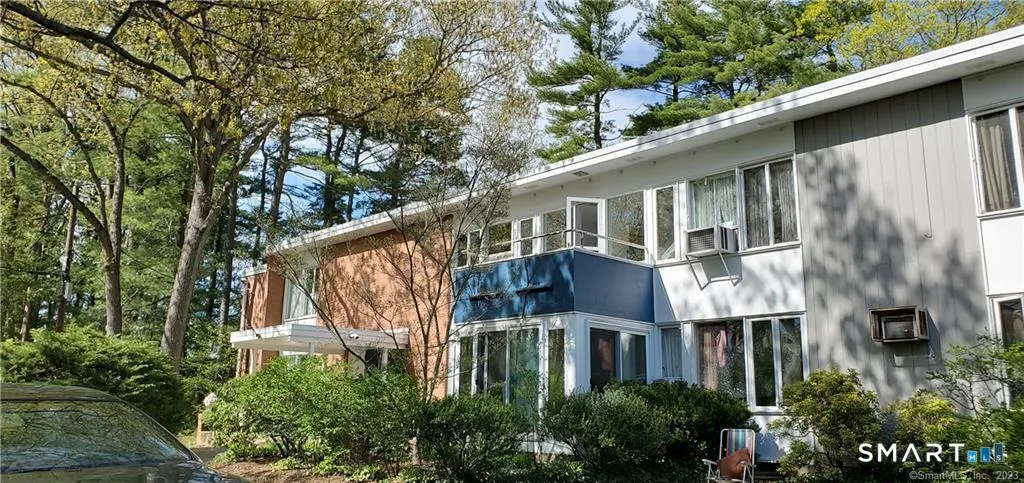 22 North Lake Drive #D2, Hamden, CT