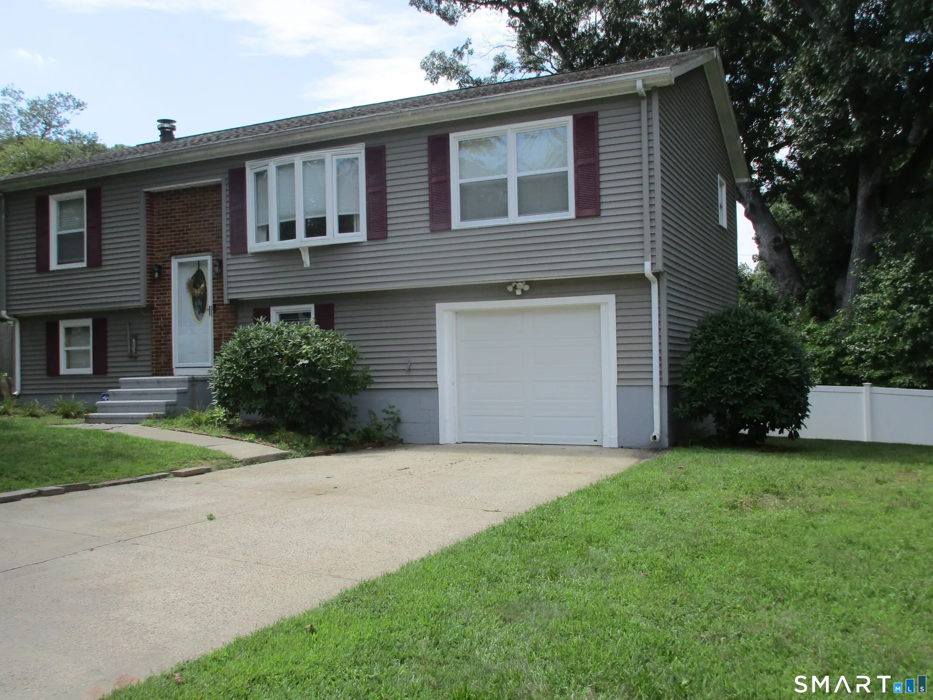 2 Timberland Drive, West Haven, CT