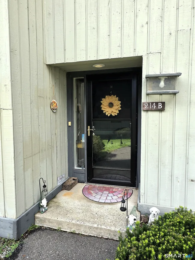 214 Heritage Village #B