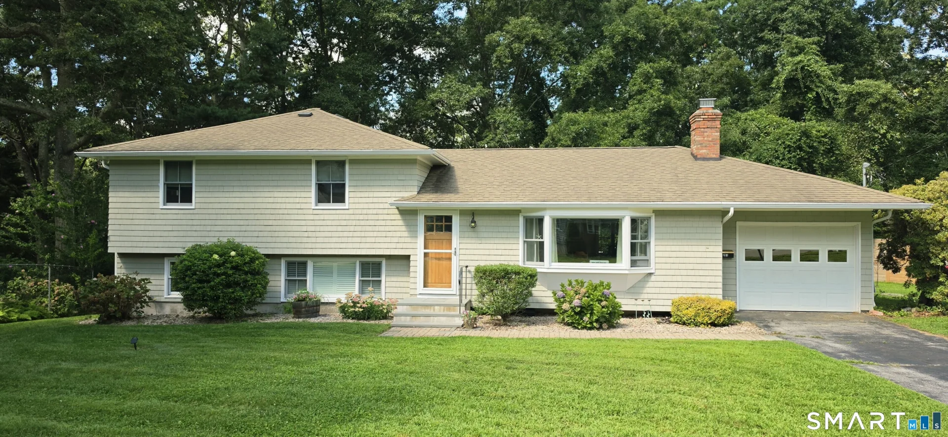 261 Ridgewood Drive, Groton, CT