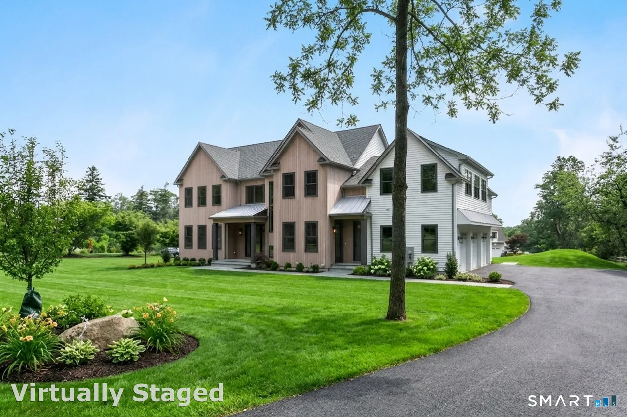 110 porters hill Road, Trumbull, CT