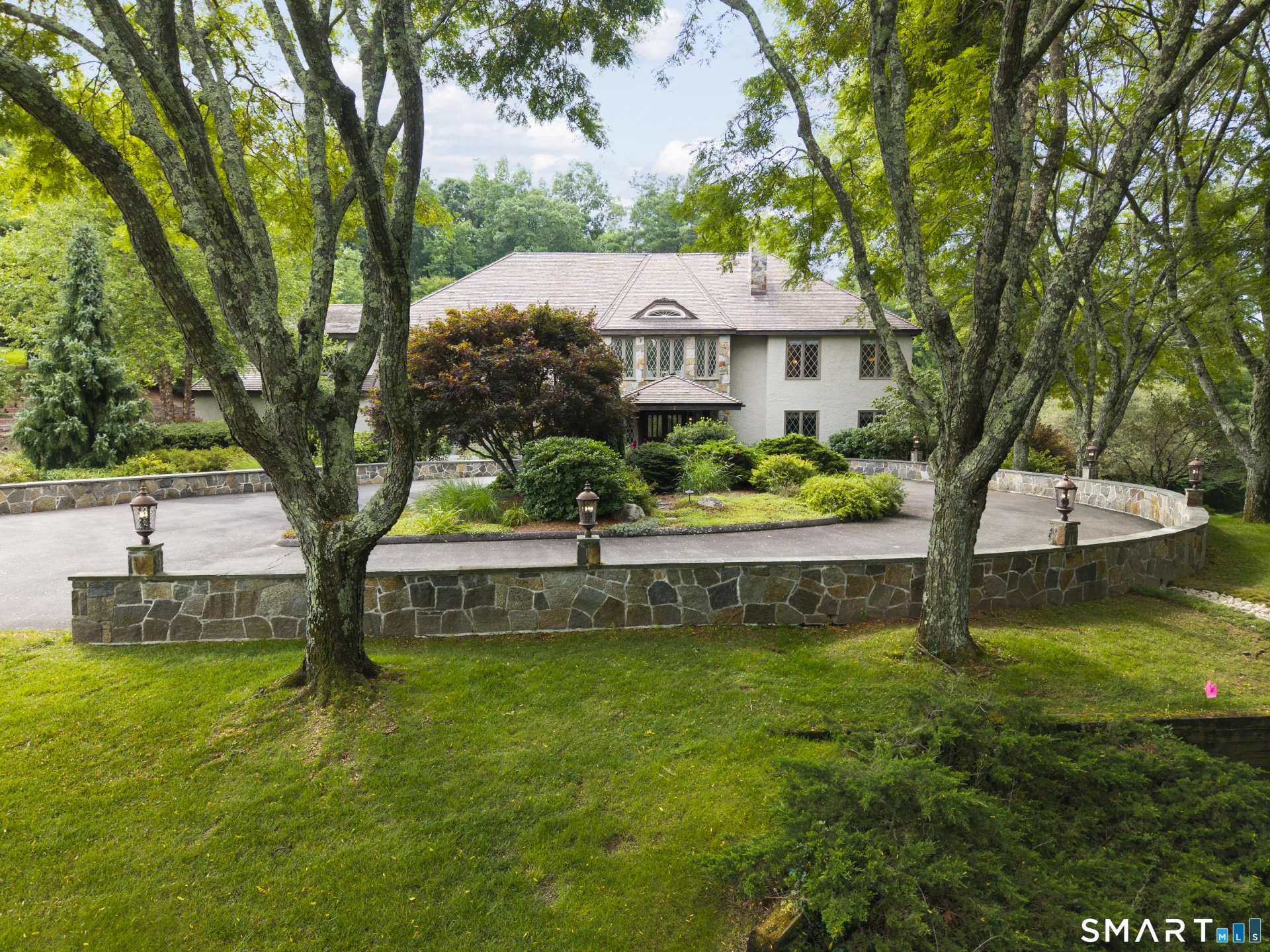 21 Breezy Knoll, Avon, CT