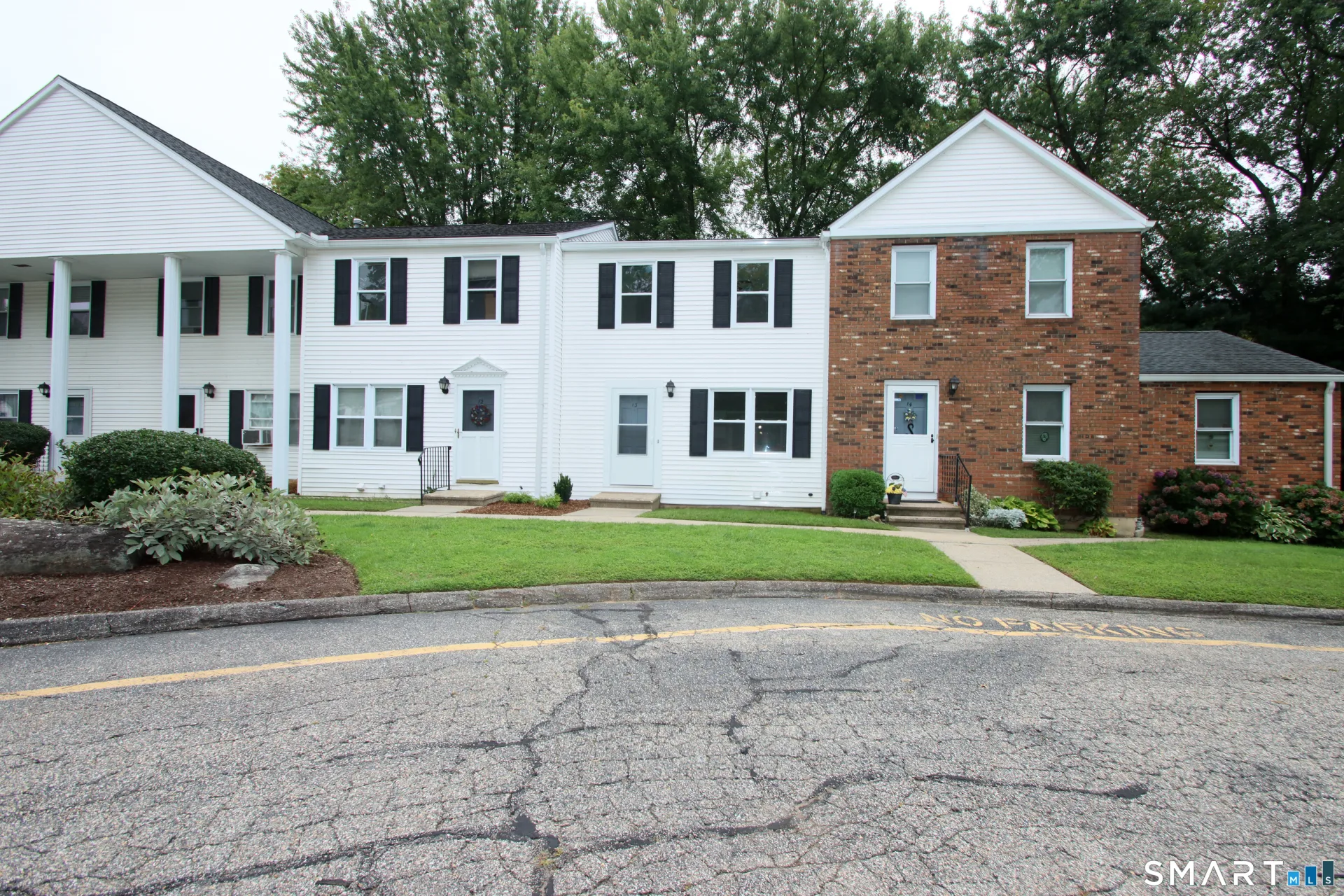 13 Colonial Village #13, Shelton, CT
