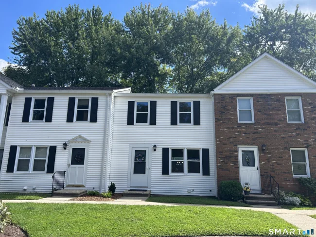 13 Colonial Village #13