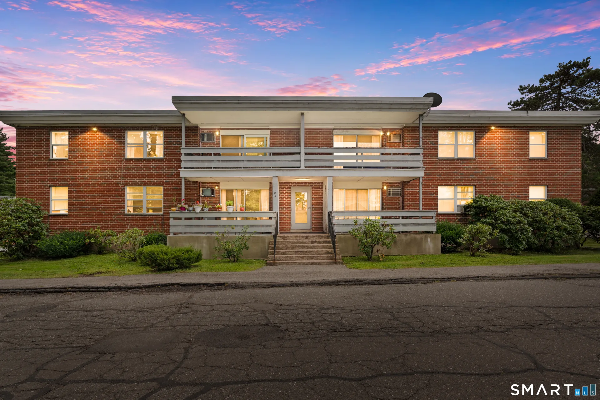 104 Oakwood Avenue #B7, West Hartford, CT