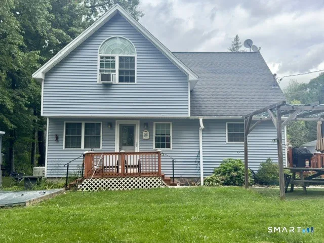 24 Pond Road