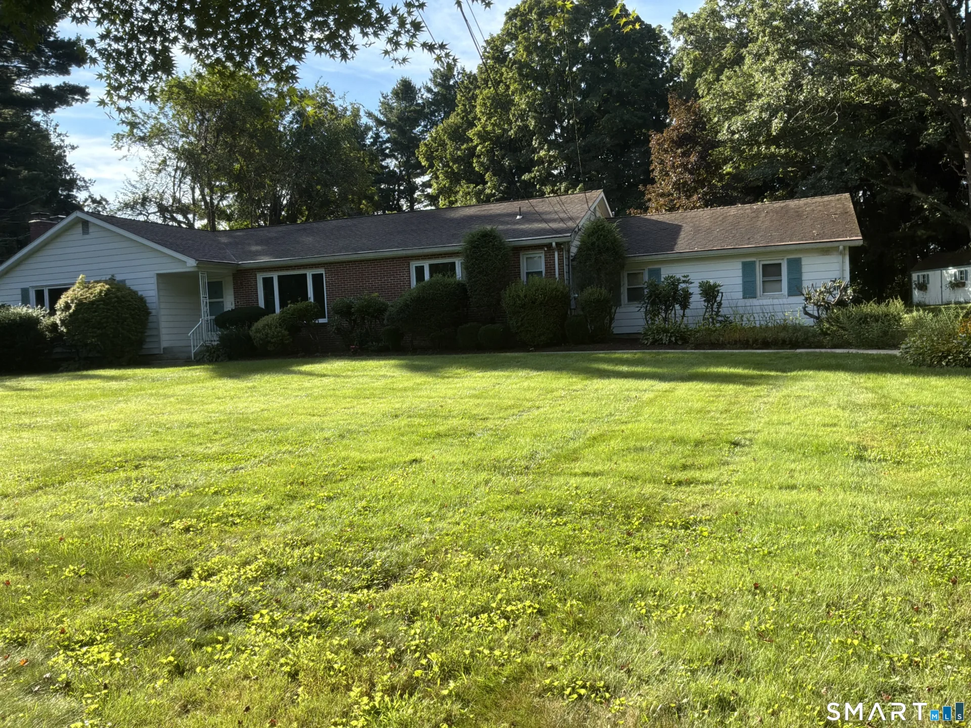 10 Vernon Court, Woodbridge, CT