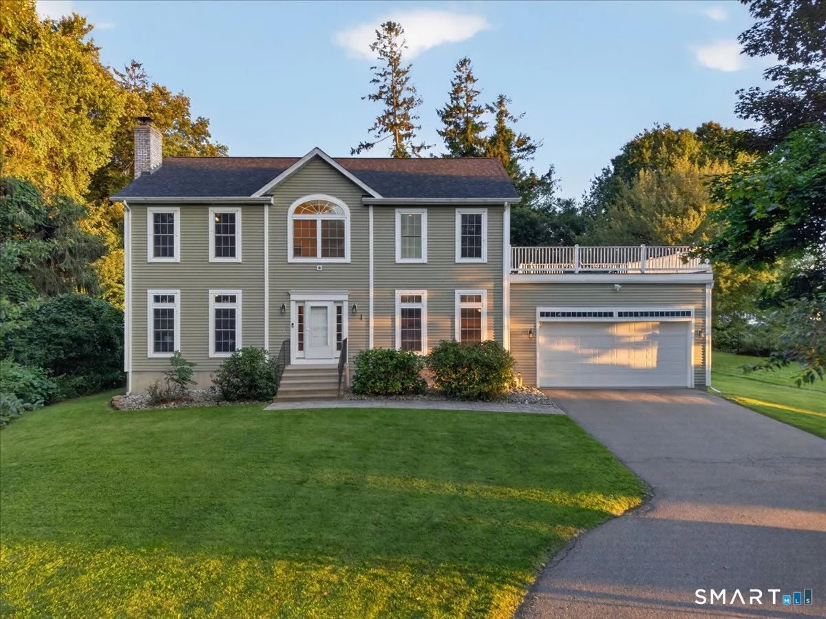 15-R Lee Road, Waterford, CT