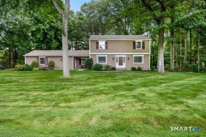 80 Ripton Parish Lane, Stratford, CT