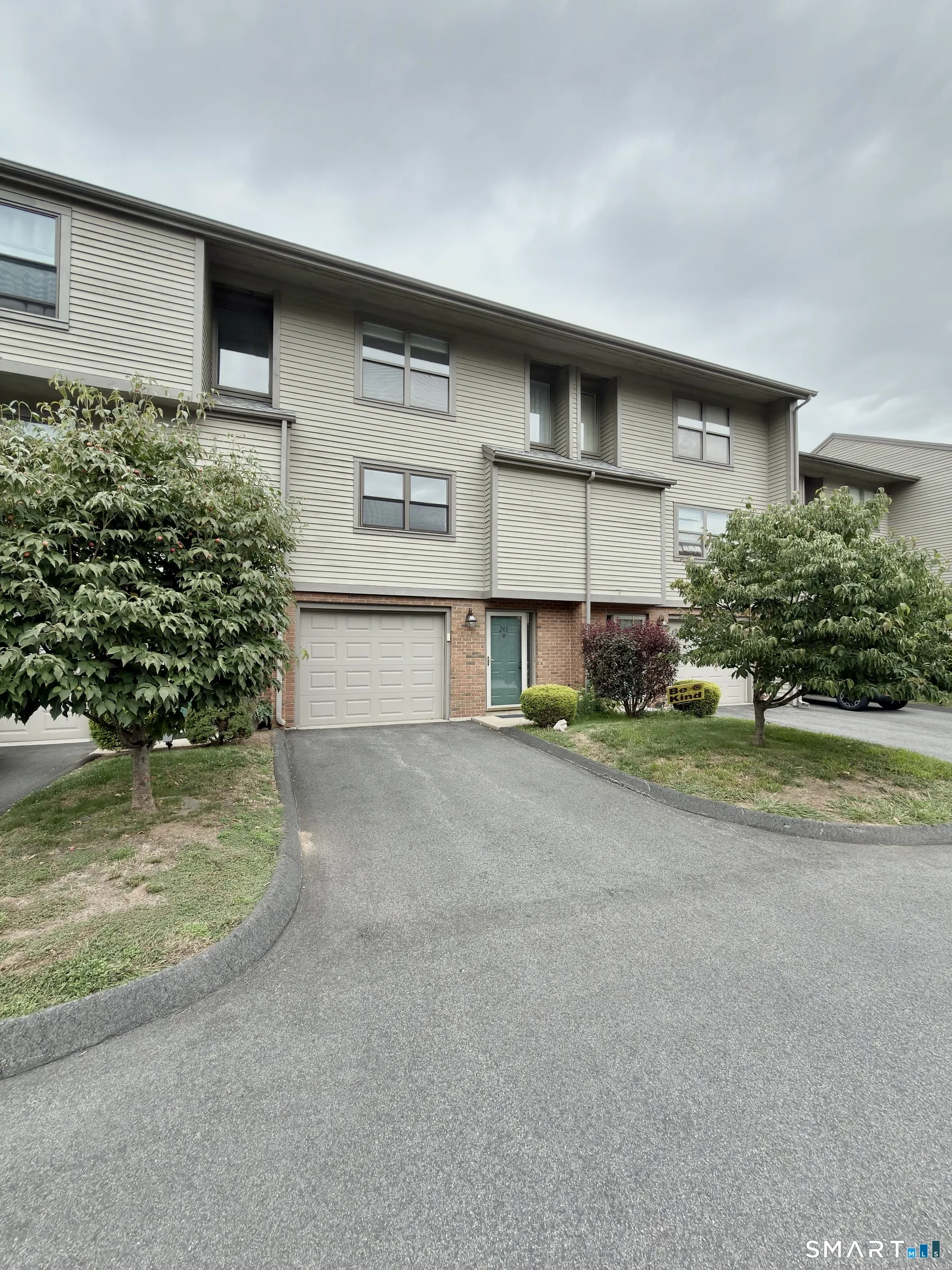 243 Metacomet Drive #243, Meriden, CT