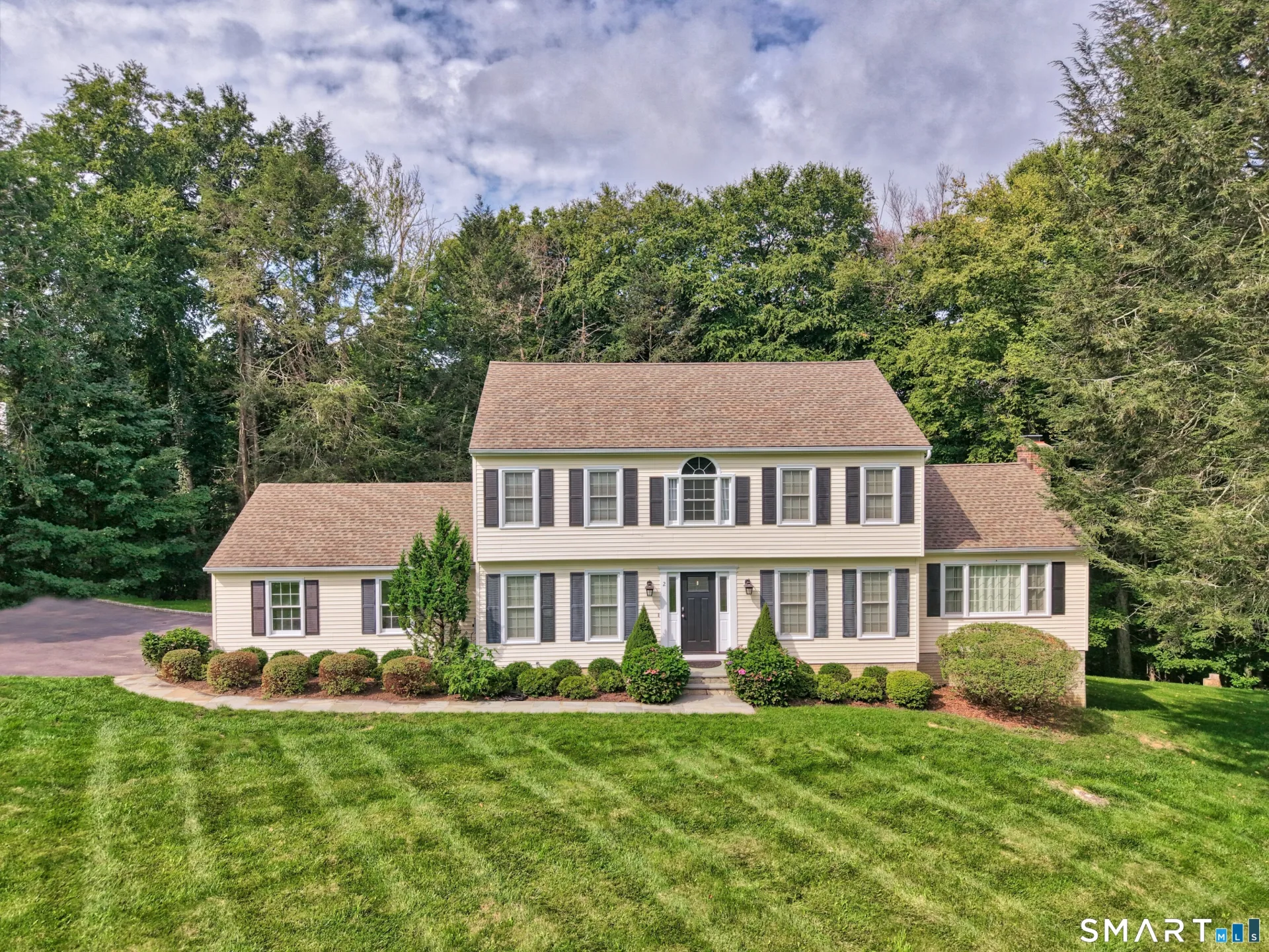 2 Pilgrims Way, New Milford, CT