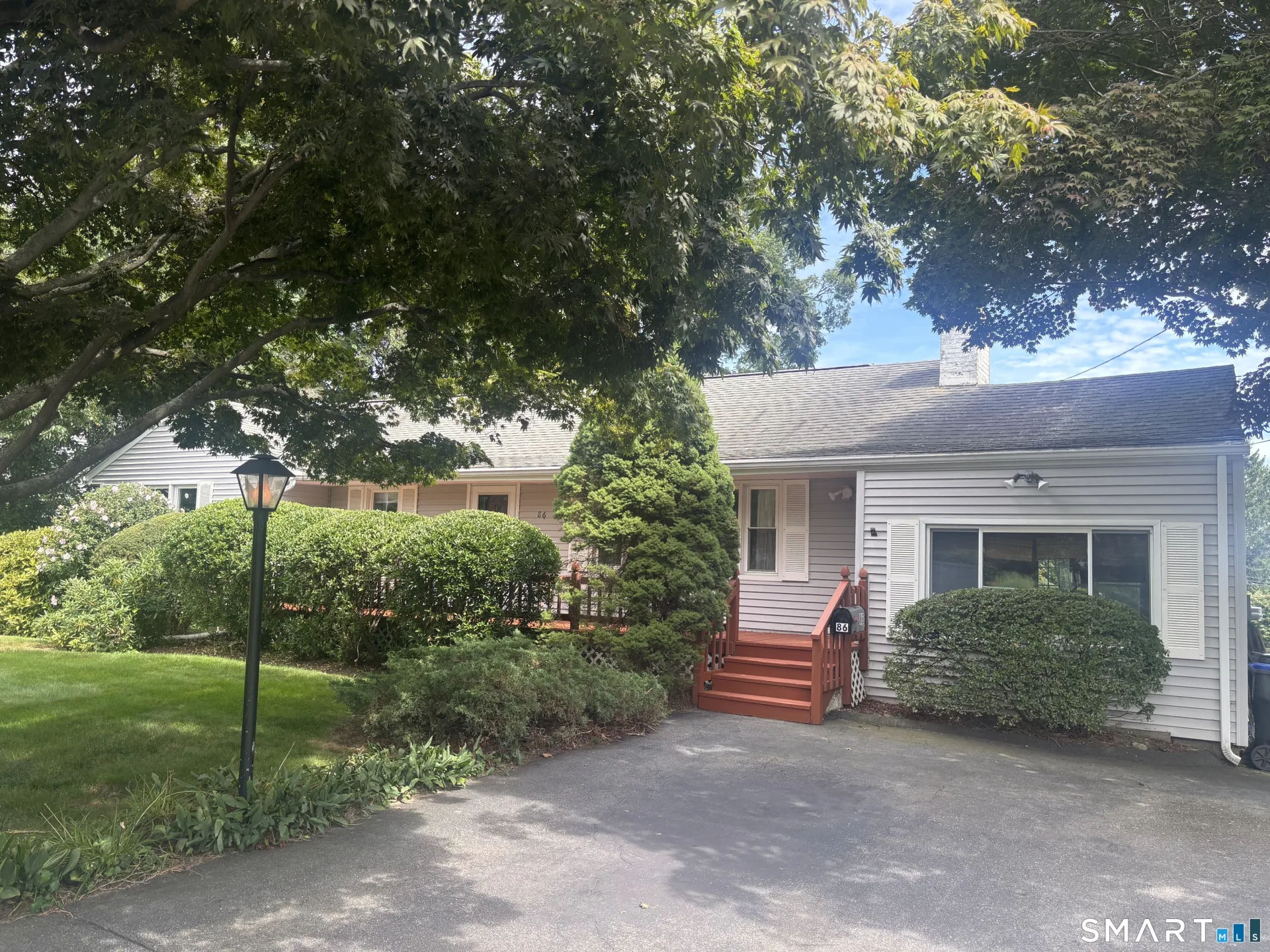 86 Crown Street, Trumbull, CT