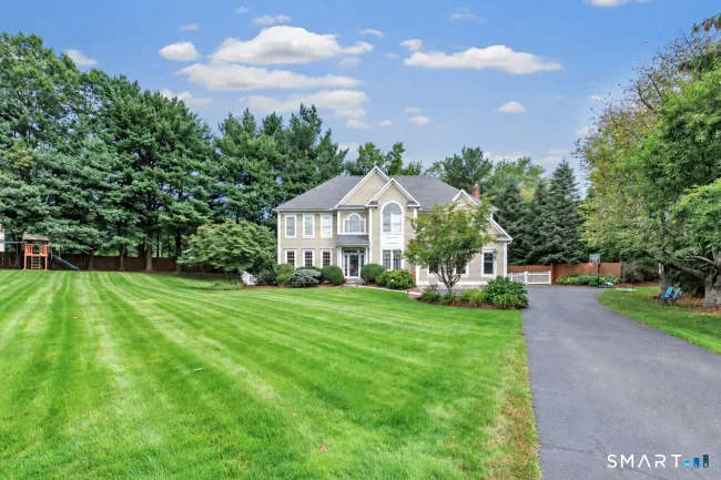 305 South Gate Lane
