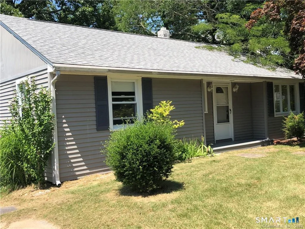16 Pattagansett Drive, East Lyme, CT