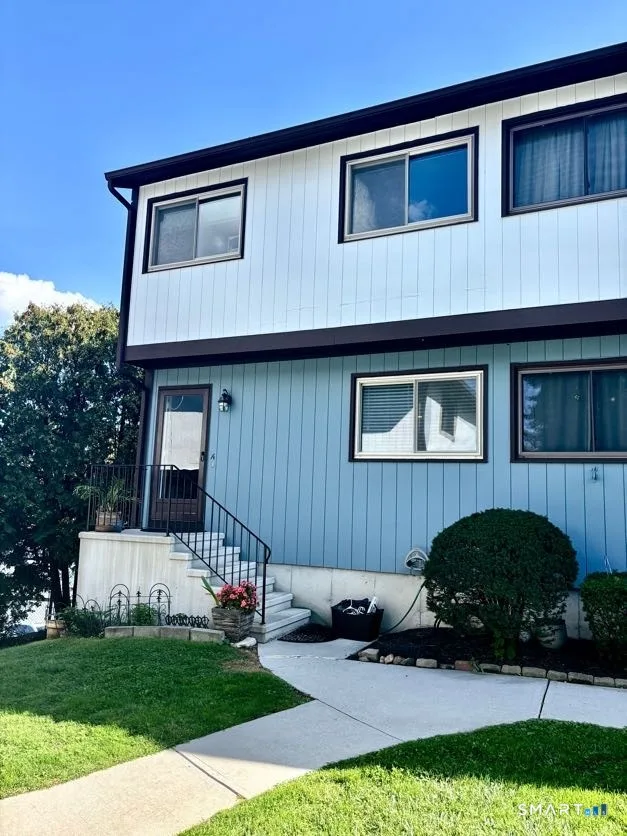 27 Crows Nest Lane #17A