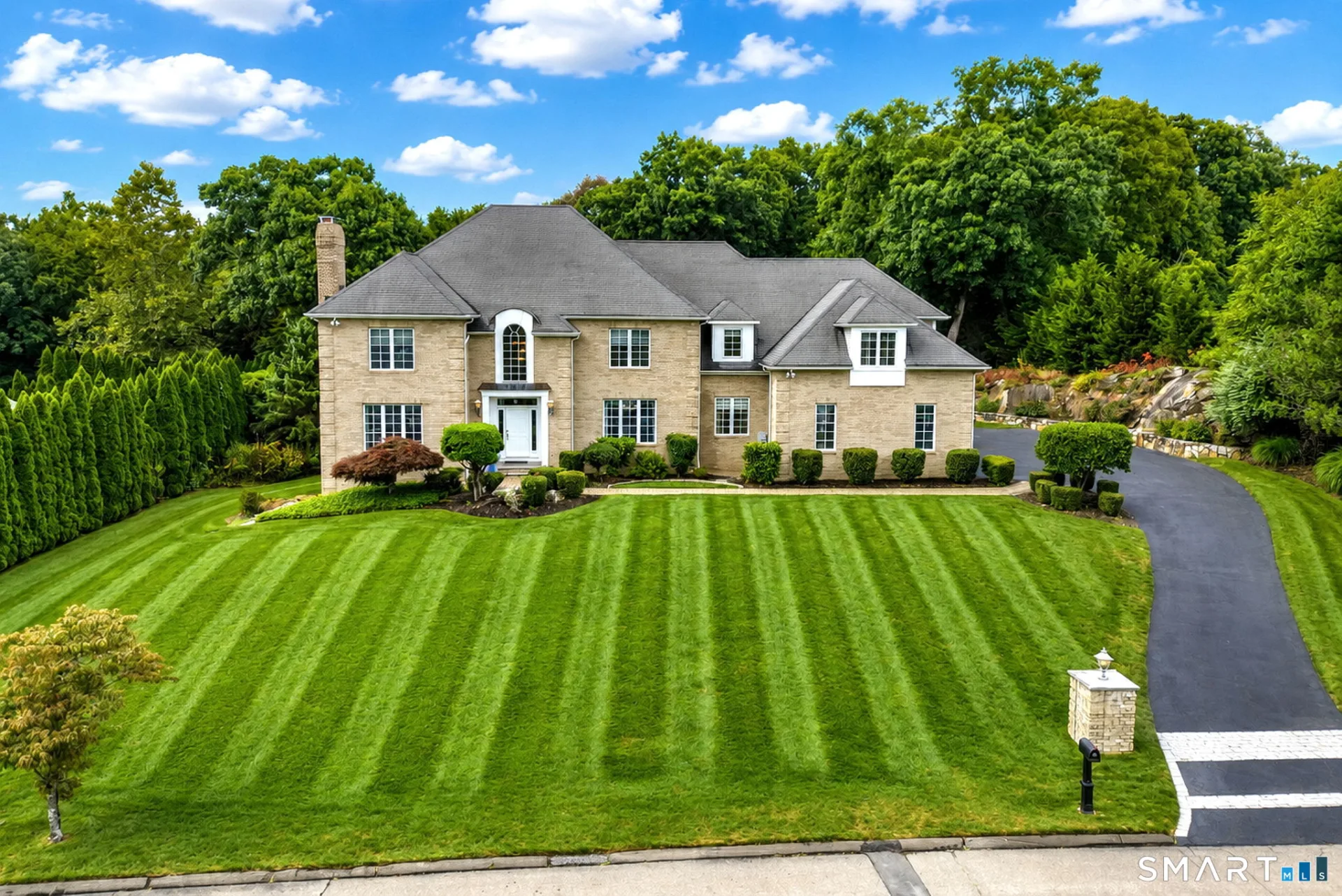 914 Rainbow Trail, Orange, CT