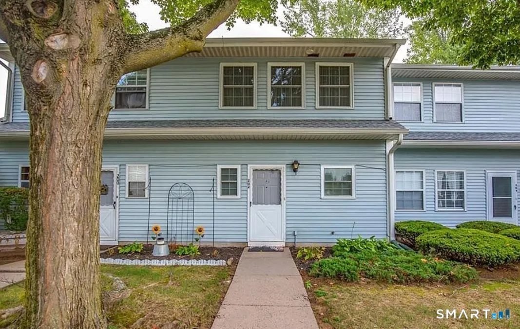 202 Misty Meadow Lane #202, South Windsor, CT
