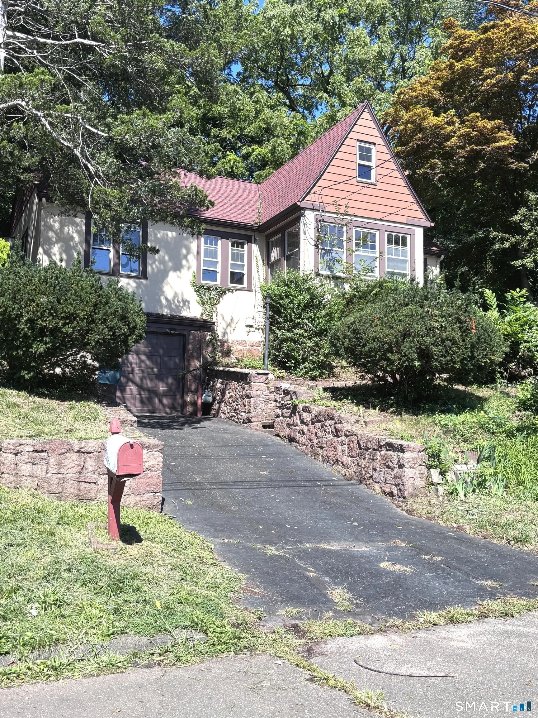 28 Savoy Street, Hamden, CT