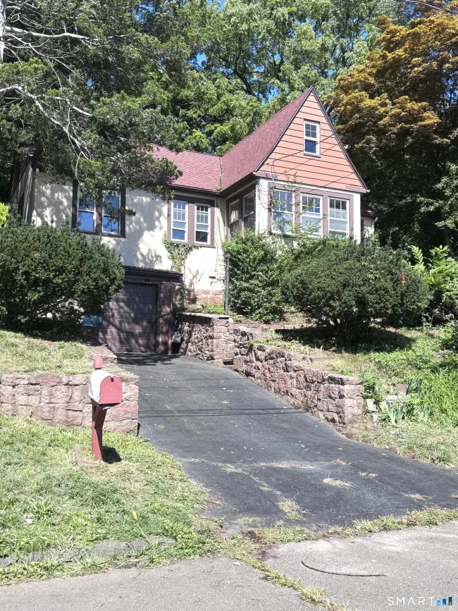 28 Savoy Street, Hamden, CT