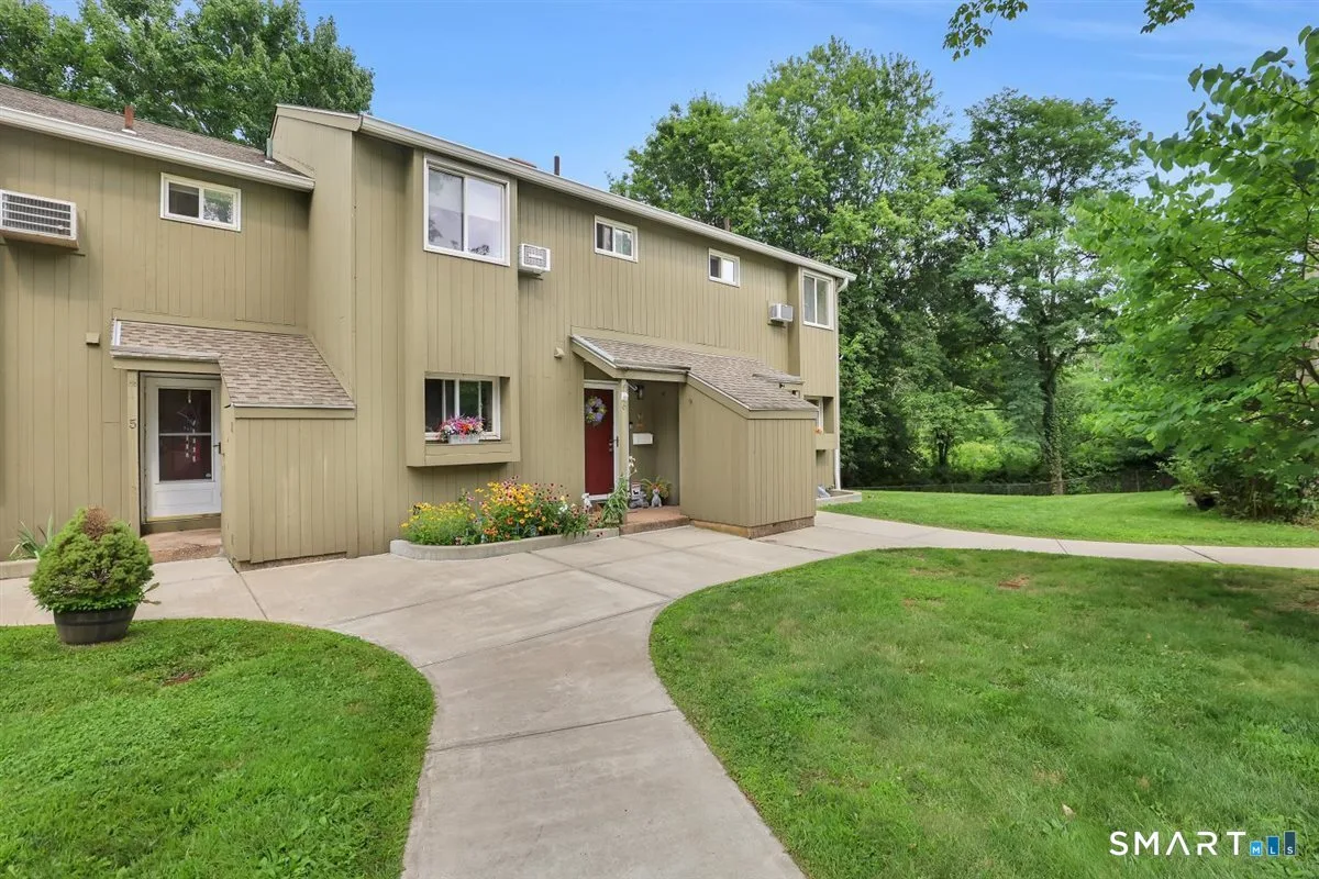 6 McKenna Drive, Middletown, CT