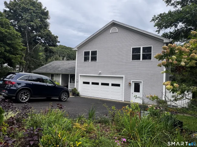 32 Benz Street