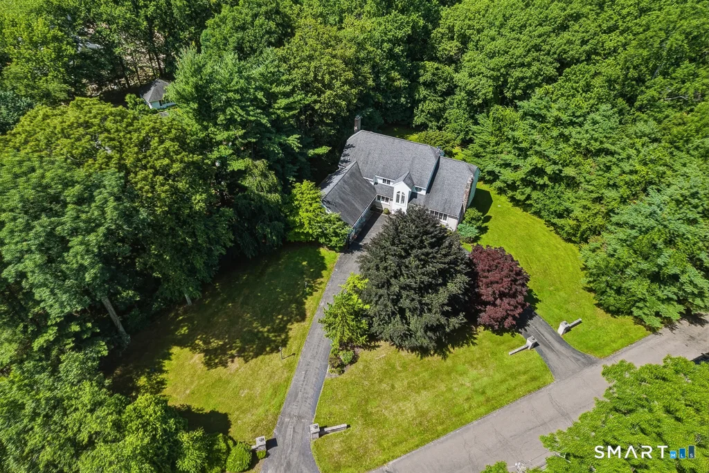 30 Grouse Lane, Woodbridge, CT